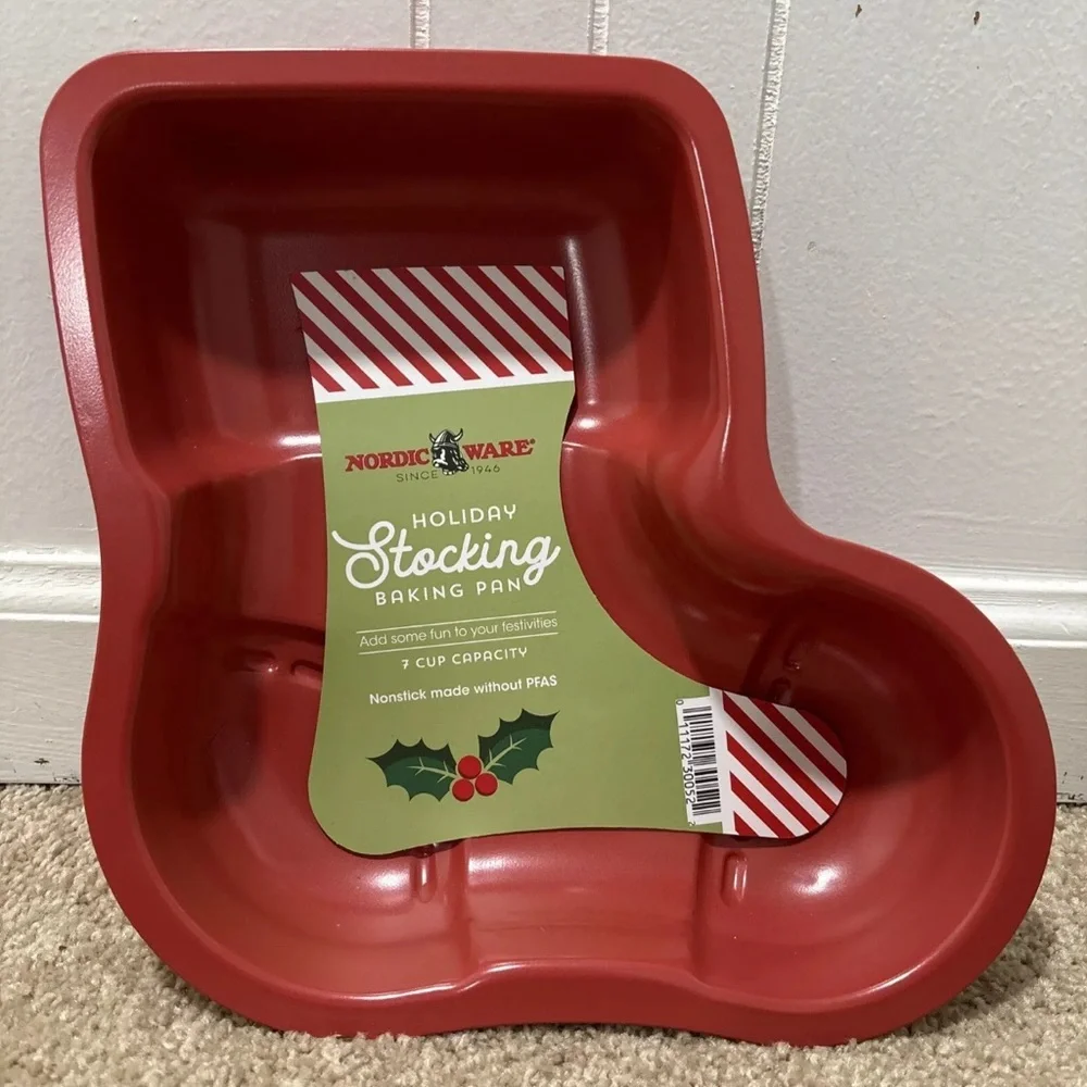 NEW Nordic Ware Holiday Stocking Baking Pan 7 Cup Capacity Made Without PFAS